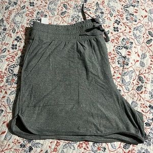 Woman’s shorts size xl brand new price 5.98